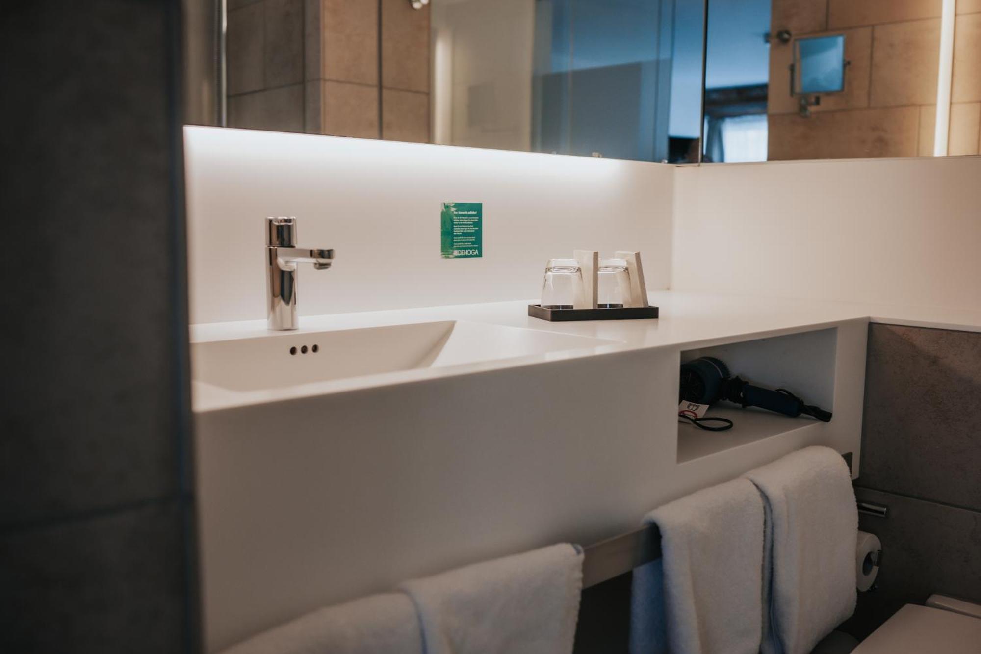 Design Hotel & Restaurant Loewen أولم المظهر الخارجي الصورة