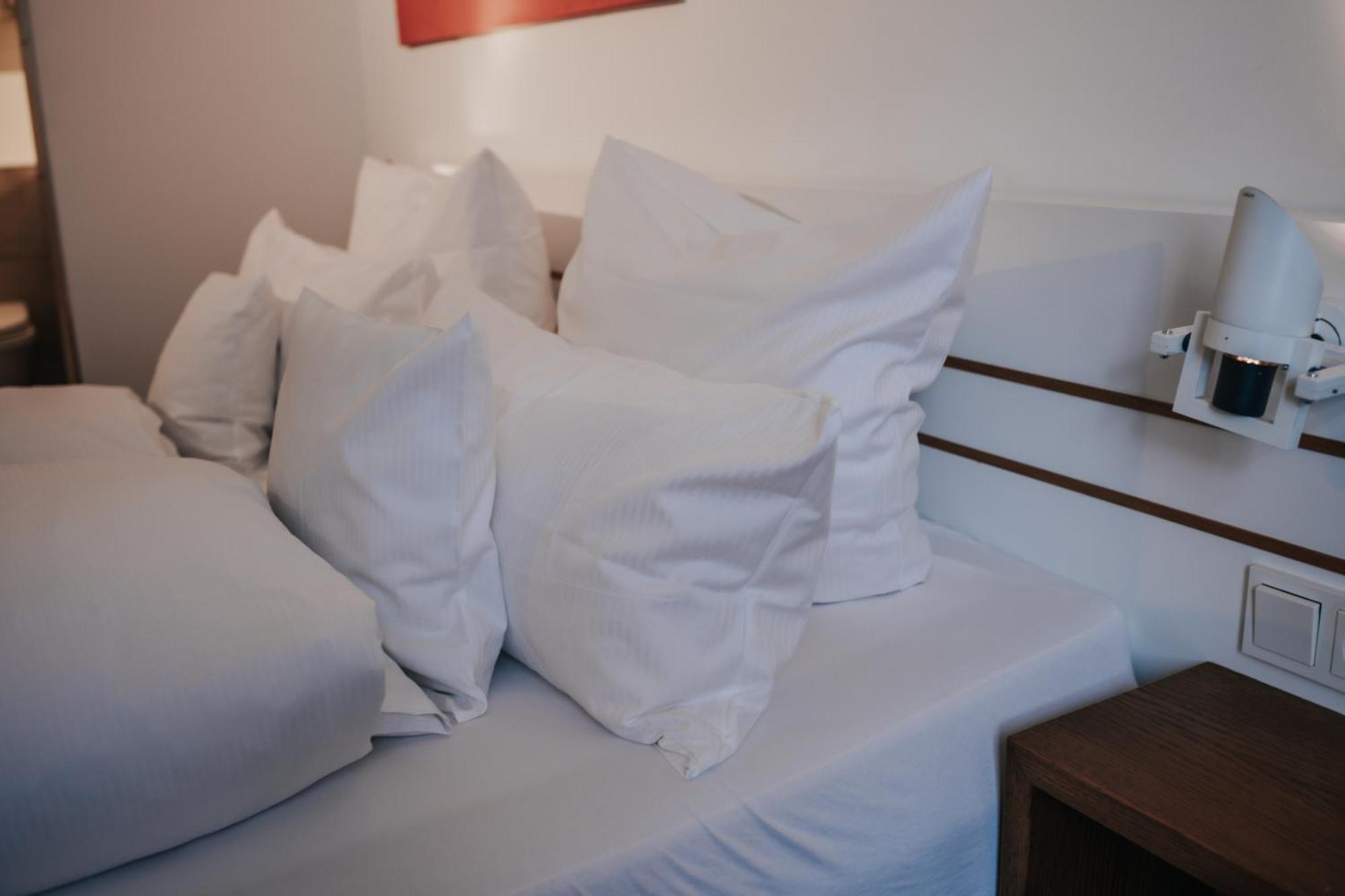 Design Hotel & Restaurant Loewen أولم المظهر الخارجي الصورة