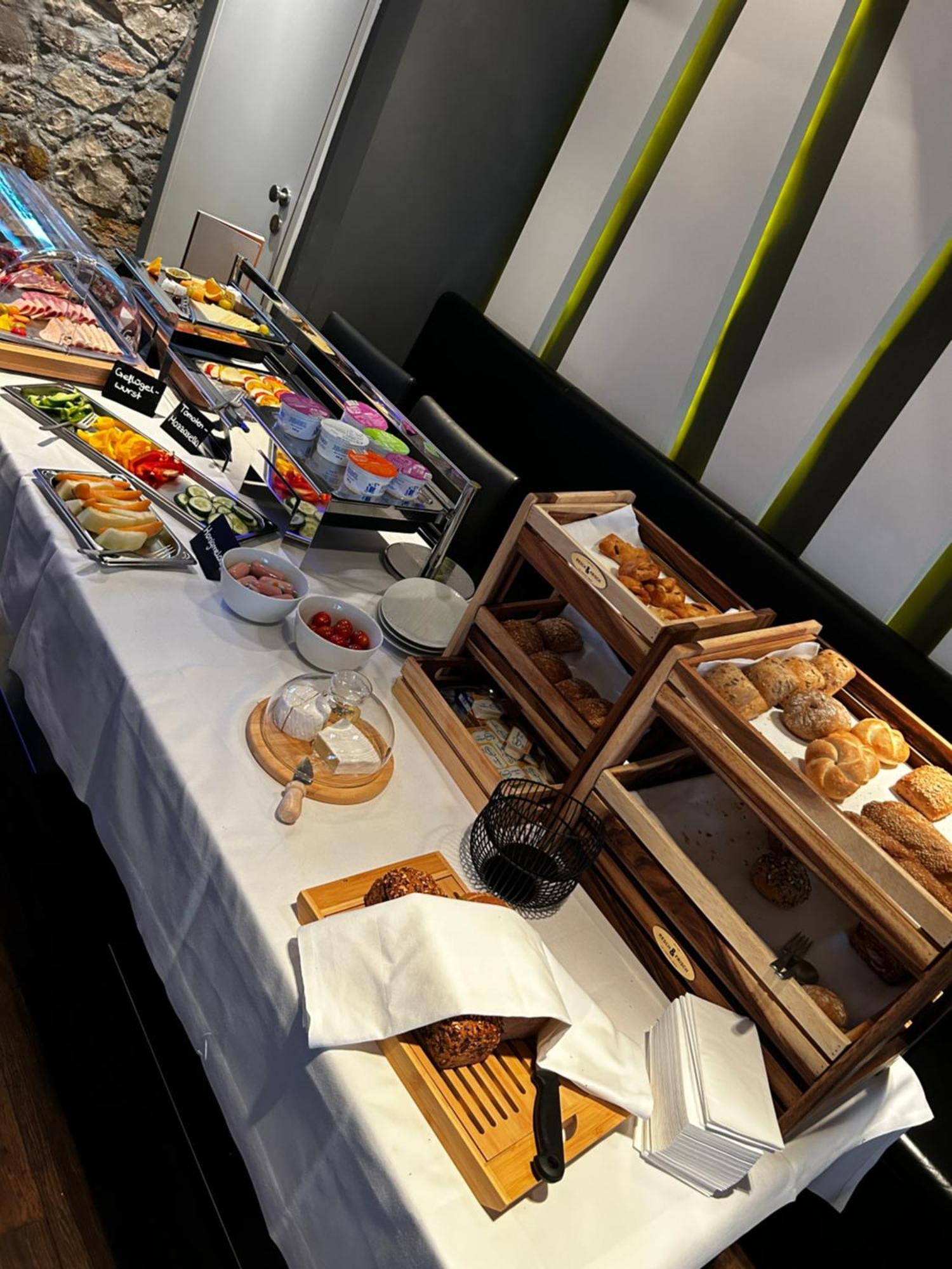 Design Hotel & Restaurant Loewen أولم المظهر الخارجي الصورة